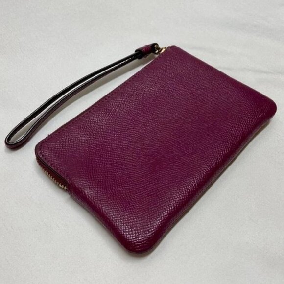 Coach Women's Small Corner Zip Wristlet Pouch Wallet Purse Purple Plum GUC - Picture 4 of 15